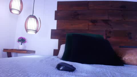 Snapshot of candy_feett chatting on 04-22-26, 07:26 Jolie online show from 04-22-26, 07:26