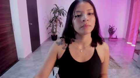 candy_fox_19 online show from 12-01-25, 02:22