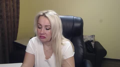 candy_hellenx online show from 01-15-26, 05:34