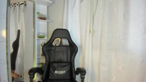 Nickol online show from 09-18-25, 09:39