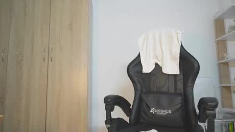 Nickol online show from 03-02-26, 06:48