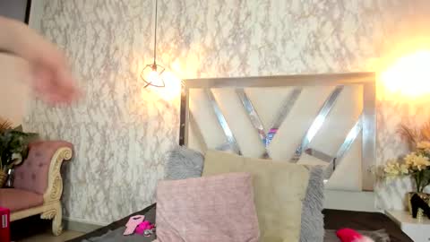 Candy hot online show from 02-20-26, 09:15