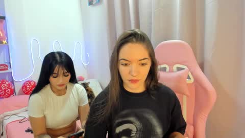 candy_kitty7343 online show from 02-18-26, 04:08