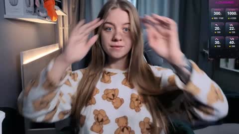 Snapshot of candy_meggie chatting on 02-05-25, 12:17 Megan online show from 02-05-25, 12:17