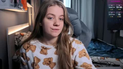 Snapshot of candy_meggie chatting on 02-25-25, 12:24 Megan online show from 02-25-25, 12:24