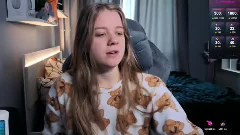 Snapshot of candy_meggie chatting on 03-10-25, 09:43 Megan online show from 03-10-25, 09:43