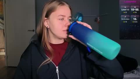 Snapshot of candy_meggie chatting on 09-18-25, 08:16 Megan online show from 09-18-25, 08:16