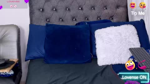 YECENIA - online show from 05-09-26, 05:45