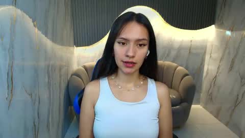 Snapshot of candy_sky_r chatting on 05-17-26, 03:04 Candy online show from 05-17-26, 03:04