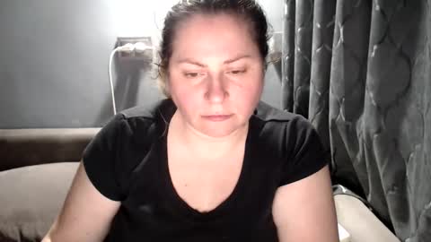 Laura online show from 03-11-26, 06:25