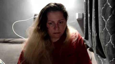 Laura online show from 05-12-26, 10:07