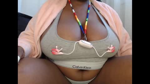 Snapshot of candydandytv chatting on 03-07-25, 07:27 CandyDandyTV online show from 03-07-25, 07:27