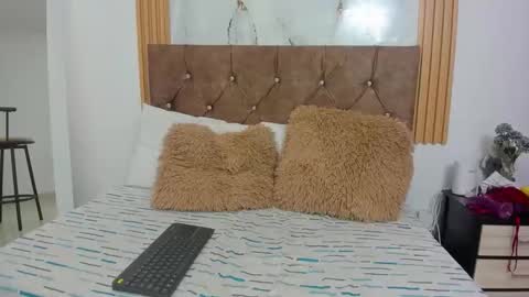 Snapshot of candyfox2606 chatting on 02-14-26, 05:43 candyfox online show from 02-14-26, 05:43