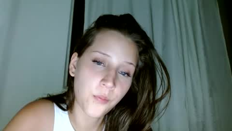 Snapshot of candygirlsweett chatting on 02-06-25, 12:22 CandySweetGril online show from 02-06-25, 12:22