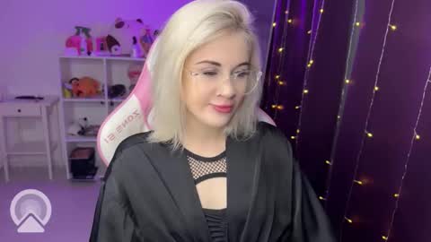 Snapshot of candyhannah chatting on 10-21-25, 07:25 You can call me HH online show from 10-21-25, 07:25