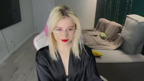 You can call me HH online show from 03-31-26, 04:40