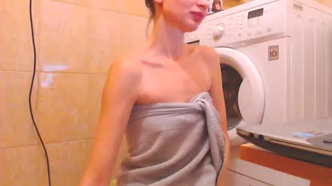 Snapshot of candyjesx chatting on 12-04-24, 05:44 CANDYJESx online show from 12-04-24, 05:44