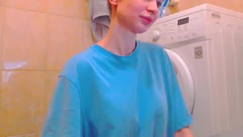 Snapshot of candyjesx chatting on 01-15-25, 04:32 CANDYJESx online show from 01-15-25, 04:32