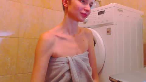 Snapshot of candyjesx chatting on 01-25-25, 02:47 CANDYJESx online show from 01-25-25, 02:47