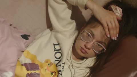 Snapshot of candylady136 chatting on 04-26-26, 07:00 say meow and send tip online show from 04-26-26, 07:00