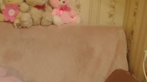 Snapshot of candylady136 chatting on 04-28-26, 04:56 say meow and send tip online show from 04-28-26, 04:56
