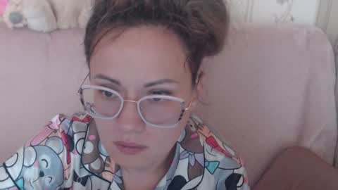 Snapshot of candylady136 chatting on 06-10-26, 08:24 say meow and send tip online show from 06-10-26, 08:24