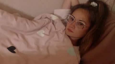 Snapshot of candylady136 chatting on 06-19-26, 04:00 say meow and send tip online show from 06-19-26, 04:00