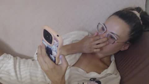 Snapshot of candylady136 chatting on 07-18-26, 04:33 say meow and send tip online show from 07-18-26, 04:33