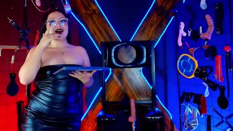 candyqueen_bdsm_ online show from 02-06-26, 04:06