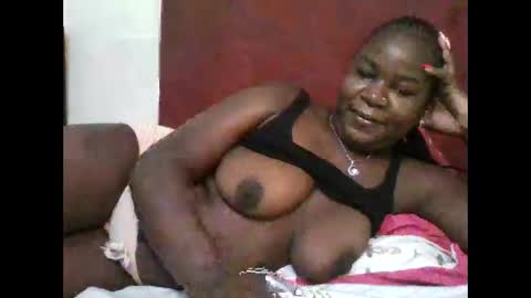 Snapshot of candysauce2 chatting on 10-11-25, 10:25 candysauce2 online show from 10-11-25, 10:25