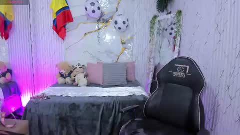 Snapshot of candyy_tay1 chatting on 06-26-26, 11:47 CANDYY online show from 06-26-26, 11:47