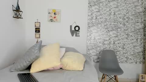 Canhela online show from 12-19-25, 05:03