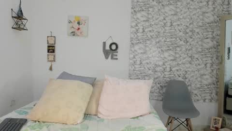 Canhela online show from 03-17-26, 01:47