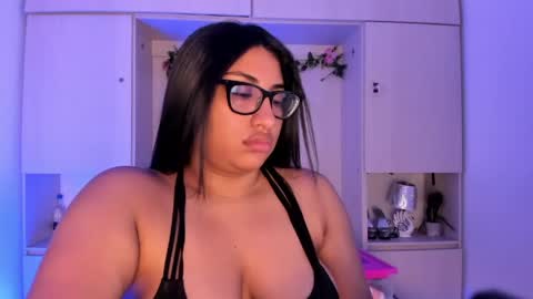 GABRIELA LOPEZ online show from 05-19-26, 08:15