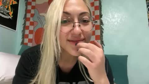 Snapshot of canyousendmemoney chatting on 03-02-26, 10:05 baby online show from 03-02-26, 10:05