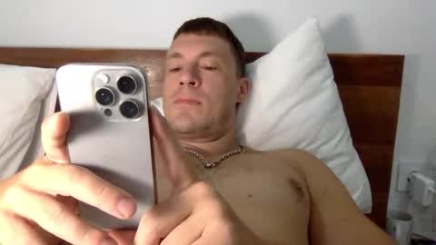 Snapshot of capt_oliver chatting on 09-27-25, 04:28 follow my twitter  online show from 09-27-25, 04:28