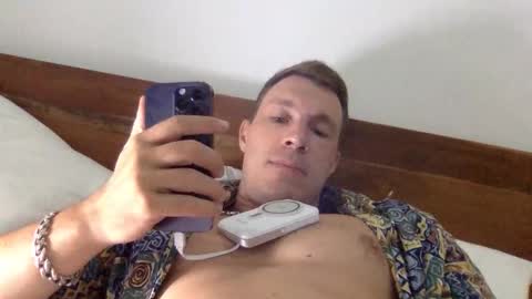 Snapshot of capt_oliver chatting on 09-30-25, 04:34 follow my twitter  online show from 09-30-25, 04:34