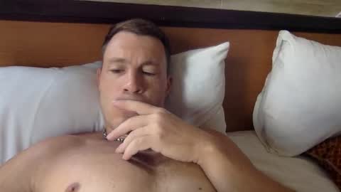 Snapshot of capt_oliver chatting on 11-01-25, 04:25 follow my twitter  online show from 11-01-25, 04:25