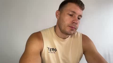 Snapshot of capt_oliver chatting on 06-21-26, 09:34 follow my twitter online show from 06-21-26, 09:34