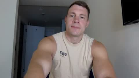Snapshot of capt_oliver chatting on 06-23-26, 09:18 follow my twitter online show from 06-23-26, 09:18