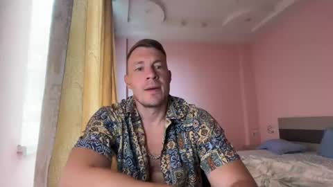 Snapshot of capt_oliver chatting on 07-08-26, 09:14 follow my twitter online show from 07-08-26, 09:14