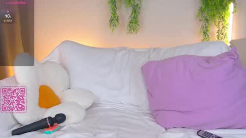 Snapshot of caramelangels chatting on 02-16-25, 07:37 Viola Marika and Visma online show from 02-16-25, 07:37