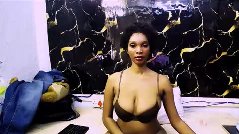 caramelminxx_ online show from 06-08-26, 07:53