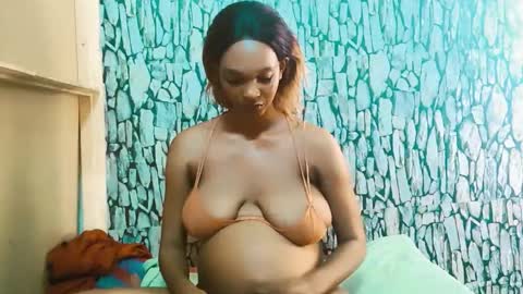 Snapshot of caramelminxxx1 chatting on 02-10-26, 07:01 caramelminxxx1 online show from 02-10-26, 07:01