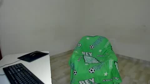 Snapshot of cardrey05 chatting on 06-17-26, 01:08 Carlos and Cristian online show from 06-17-26, 01:08