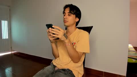 Snapshot of cardrey05 chatting on 07-15-26, 09:09 Carlos and Cristian online show from 07-15-26, 09:09