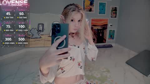 Snapshot of careful_i_bite chatting on 09-24-25, 05:55 NONA follow online show from 09-24-25, 05:55
