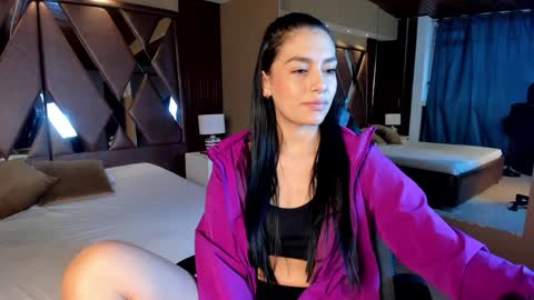 Snapshot of carina_rossi chatting on 12-23-24, 11:47 Carina online show from 12-23-24, 11:47
