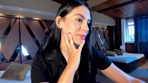 Snapshot of carina_rossi chatting on 12-28-24, 12:13 Carina online show from 12-28-24, 12:13