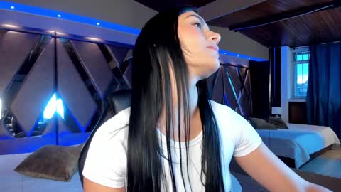 Snapshot of carina_rossi chatting on 01-09-25, 11:25 Carina online show from 01-09-25, 11:25